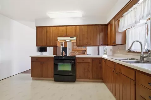 Kitchen - 308 Linden St, Dwight, IL 60420 photo 1 of 4