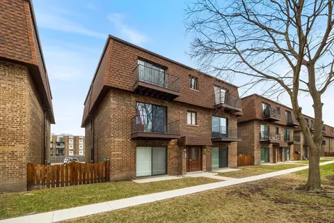 9813 Bianco Ter #D, Des Plaines, IL 60016