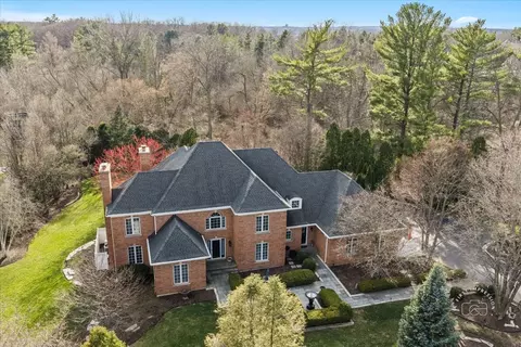 825 Persimmon Dr, Saint Charles, IL 60174