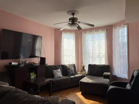 Living - Undisclosed, Chicago, IL 60617 photo 1 of 4