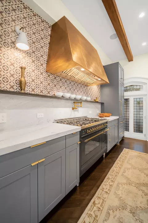 Kitchen - 53 E Division St, Chicago, IL 60610 photo 6 of 7