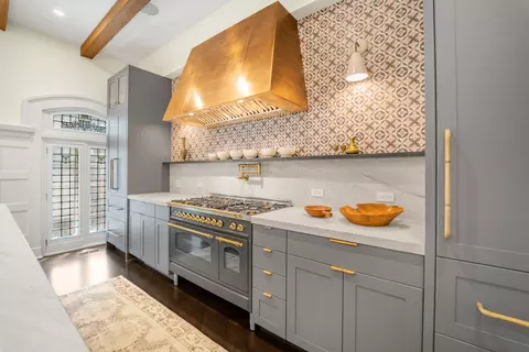 Kitchen - 53 E Division St, Chicago, IL 60610 photo 4 of 7