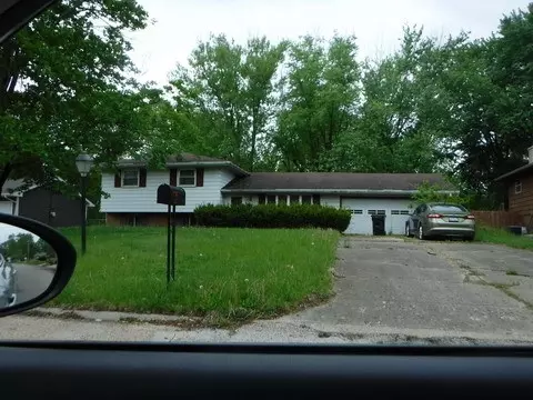 1320 Springfield Rd, East Peoria, IL 61611