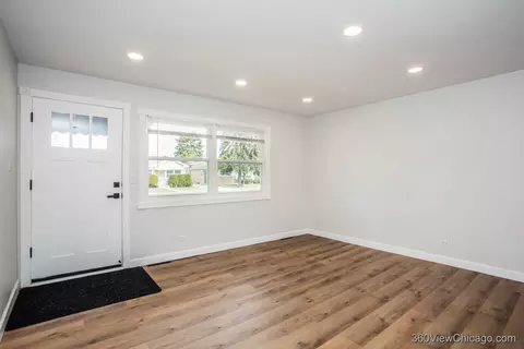 Living - 8651 44th St, Lyons, IL 60534 photo 1 of 3