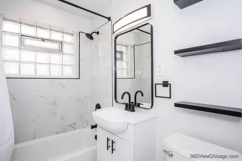 Bath - 8651 44th St, Lyons, IL 60534 photo 3 of 4