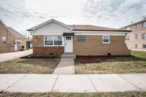 8651 44th St, Lyons, IL 60534