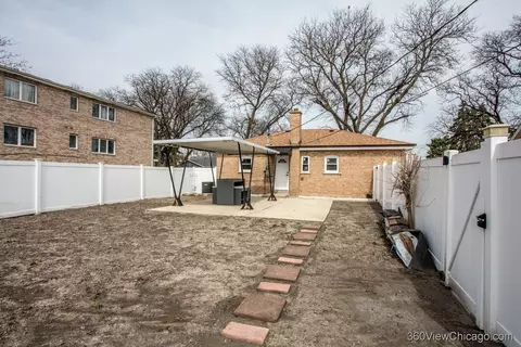 Exterior - 8651 44th St, Lyons, IL 60534 photo 2 of 4