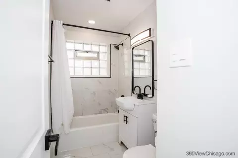 Bath - 8651 44th St, Lyons, IL 60534 photo 1 of 4