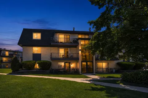 11124 S 84th Ave #2A, Palos Hills, IL 60465