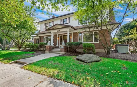 Exterior - 585 Park St, Elgin, IL 60120 photo 2 of 9