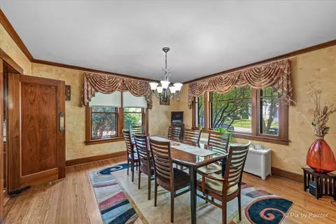 Dining - 585 Park St, Elgin, IL 60120 photo 1 of 3