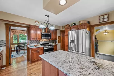 Kitchen - 585 Park St, Elgin, IL 60120 photo 4 of 5