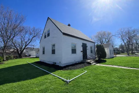 17855 Walter St, Lansing, IL 60438