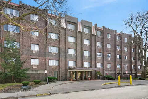 8455 W Leland Ave #309, Chicago, IL 60656