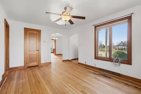 Living - 101 E D St, Alpha, IL 61413 photo 1 of 3