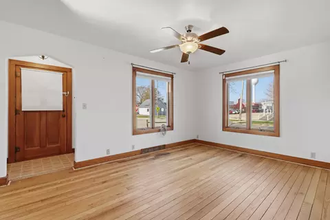 Living - 101 E D St, Alpha, IL 61413 photo 2 of 3