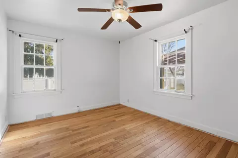 Bedroom - 101 E D St, Alpha, IL 61413 photo 4 of 6