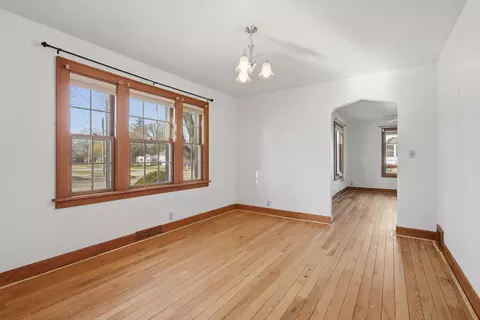 Living - 101 E D St, Alpha, IL 61413 photo 3 of 3
