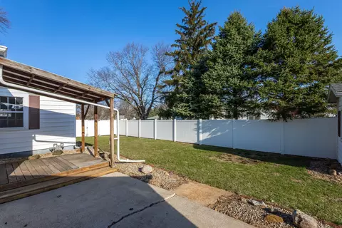 Exterior - 101 E D St, Alpha, IL 61413 photo 11 of 12