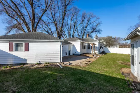 Exterior - 101 E D St, Alpha, IL 61413 photo 9 of 12