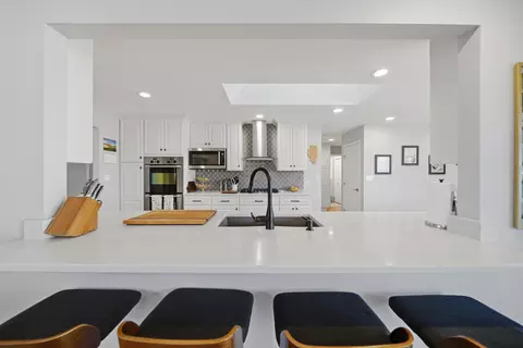 Kitchen - 1101 Northridge Dr, Dixon, IL 61021 photo 4 of 7