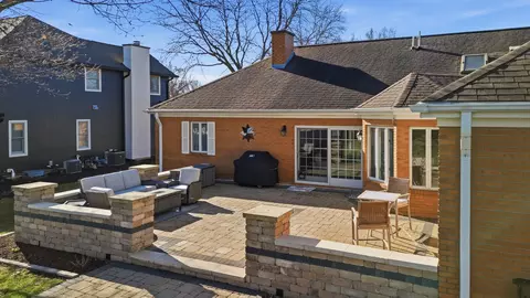 Exterior - 1101 Northridge Dr, Dixon, IL 61021 photo 2 of 7