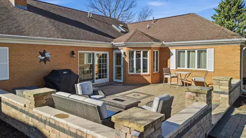Exterior - 1101 Northridge Dr, Dixon, IL 61021 photo 3 of 7