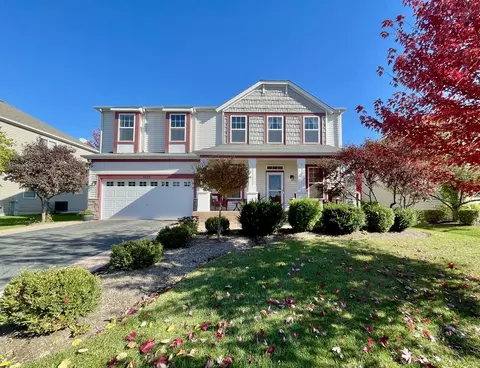 1055 Christine Ln, Antioch, IL 60002