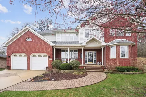5235 141st St, Crestwood, IL 60418