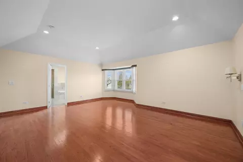 Bedroom - 155 Lilac Ln, Wheeling, IL 60090 photo 1 of 4