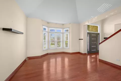 Living - 155 Lilac Ln, Wheeling, IL 60090 photo 1 of 9
