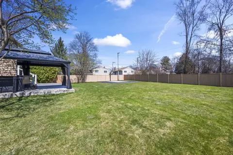 Exterior - 155 Lilac Ln, Wheeling, IL 60090 photo 10 of 10