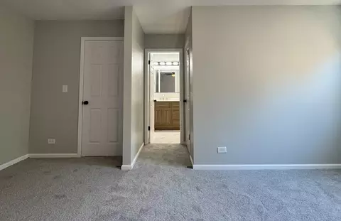 Bedroom - 940 Tanglewood Dr, Wheeling, IL 60090 photo 6 of 12