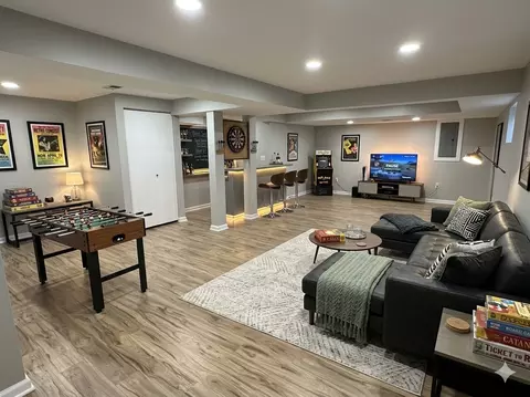 Living - 940 Tanglewood Dr, Wheeling, IL 60090 photo 10 of 10