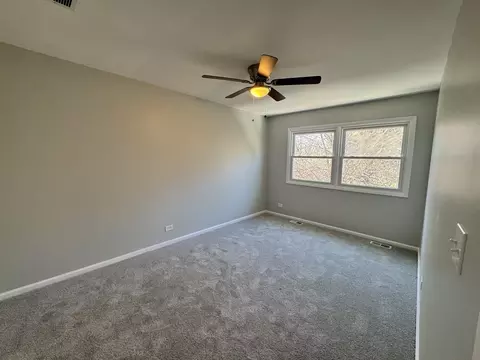 Bedroom - 940 Tanglewood Dr, Wheeling, IL 60090 photo 7 of 12