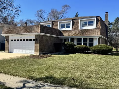 Exterior - 940 Tanglewood Dr, Wheeling, IL 60090 photo 2 of 4