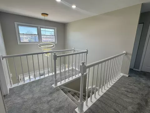 Entry Way - 940 Tanglewood Dr, Wheeling, IL 60090 photo 6 of 8