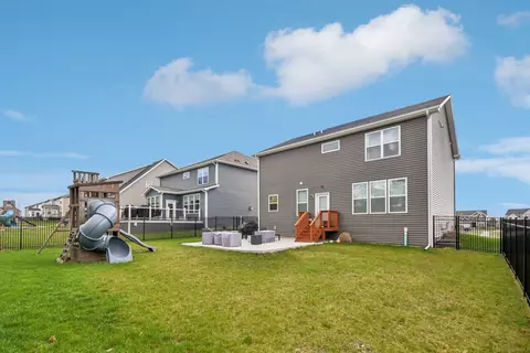 Exterior - 600 Alpine Dr, Algonquin, IL 60102 photo 6 of 7