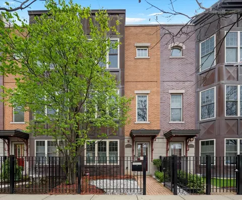3449 N Whipple St, Chicago, IL 60618
