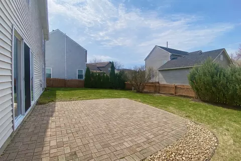 Exterior - 2467 Deerfield Dr, Aurora, IL 60506 photo 3 of 4