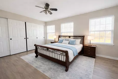 Bedroom - 2467 Deerfield Dr, Aurora, IL 60506 photo 2 of 5
