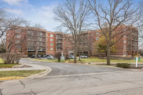 5225 N Riversedge Ter #201, Chicago, IL 60630