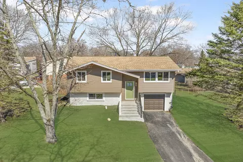 1512 Syracuse Ln, Schaumburg, IL 60193
