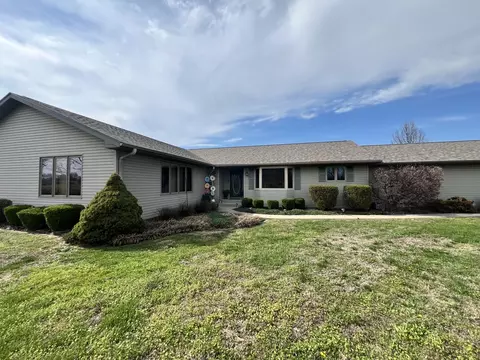Exterior - 233 Dunivan Rd, Murphysboro, IL 62966 photo 7 of 8