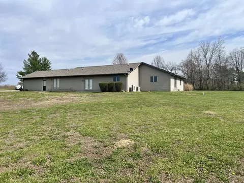 Exterior - 233 Dunivan Rd, Murphysboro, IL 62966 photo 4 of 8