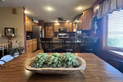 Kitchen - 233 Dunivan Rd, Murphysboro, IL 62966 photo 2 of 2