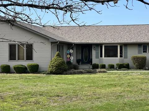 Exterior - 233 Dunivan Rd, Murphysboro, IL 62966 photo 2 of 8