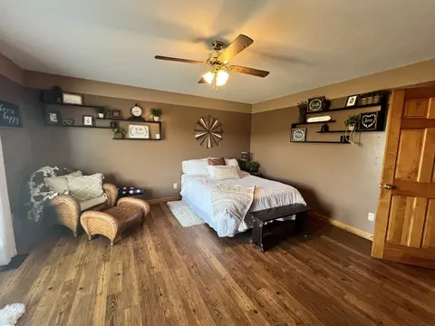 Bedroom - 233 Dunivan Rd, Murphysboro, IL 62966 photo 3 of 5