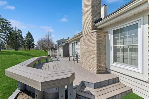 Exterior - 613 Rose Ln, Bartlett, IL 60103 photo 4 of 5