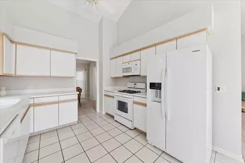 Kitchen - 613 Rose Ln, Bartlett, IL 60103 photo 2 of 2